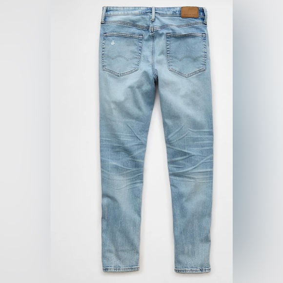 Light washed mens American eagle athletic fit patched jeans - Picture 3 of 3